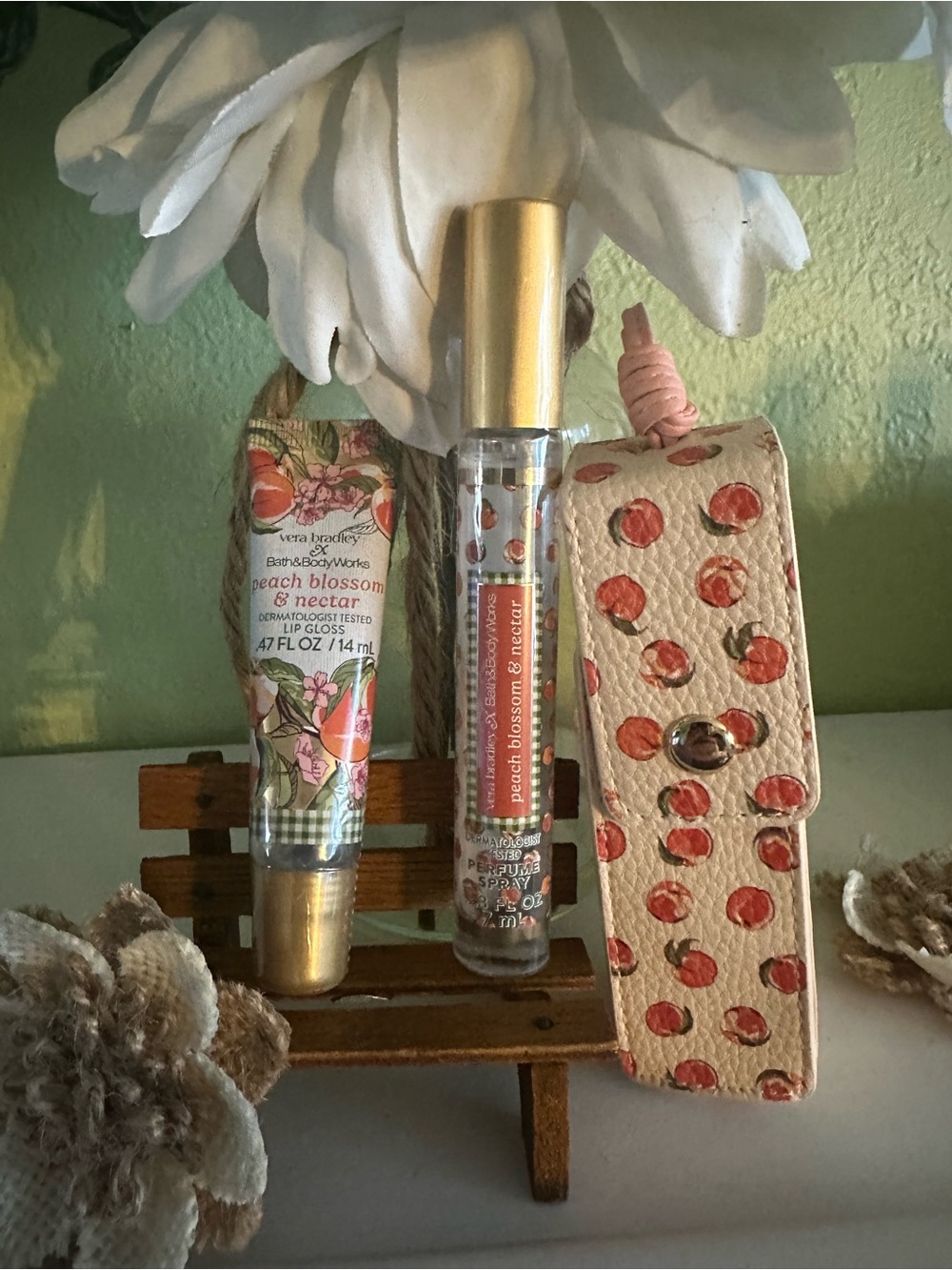 Vera Bradley Peach Blossom & Nectar Lip Gloss + Rollerball Set W/HOLDER